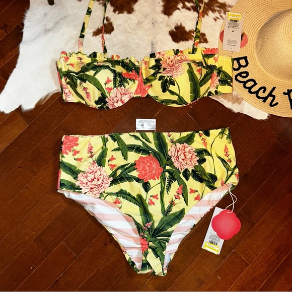 Target x Agua Bendita plus size reversible botanical floral bikini - Picture 8 of 10